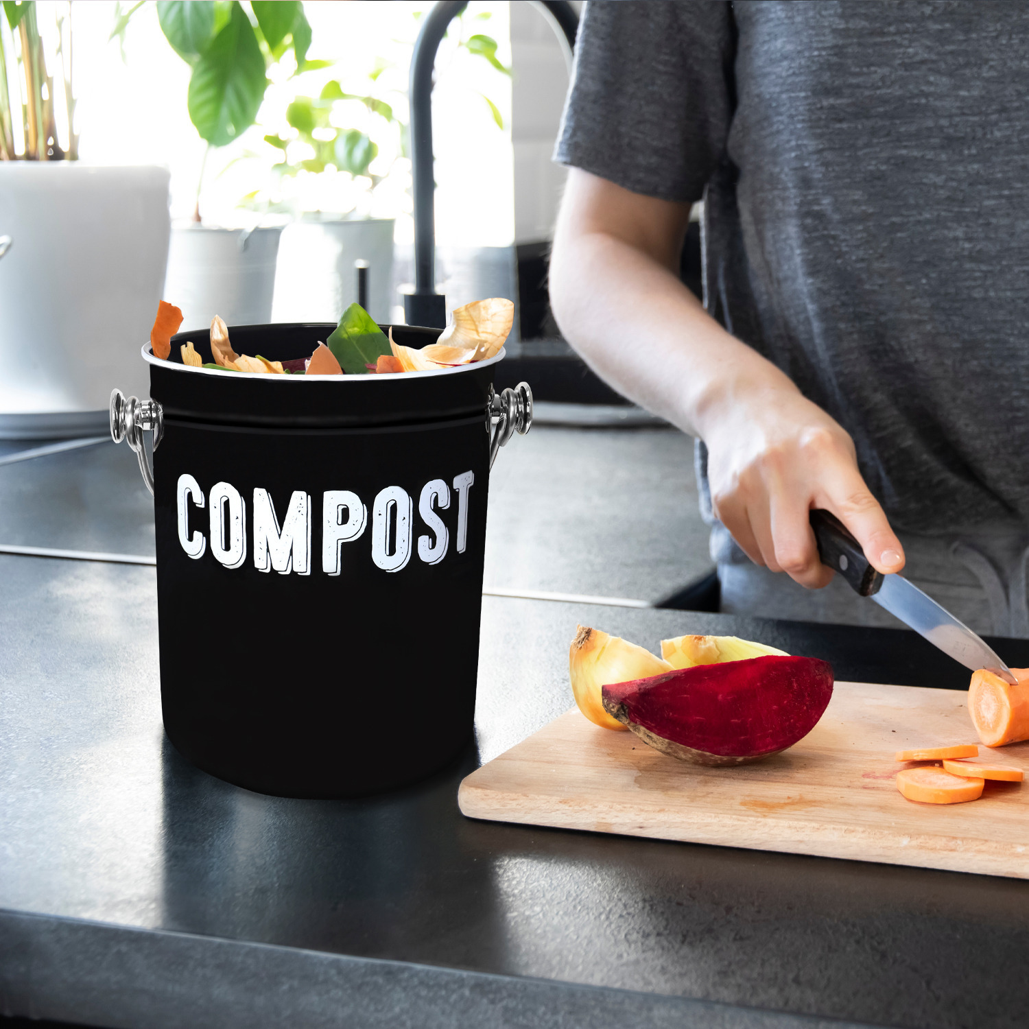 Farm House design  Compost bin  for kitchen scraps - Black